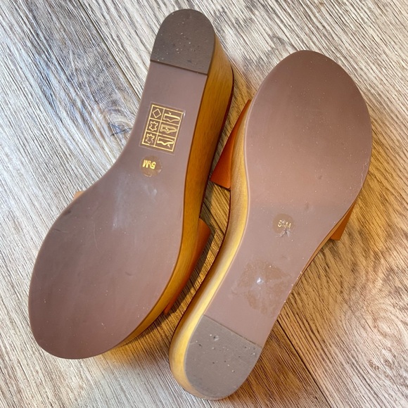 Tory Burch • Patty Leather Platform Wedge size 5.5 - Picture 7 of 10